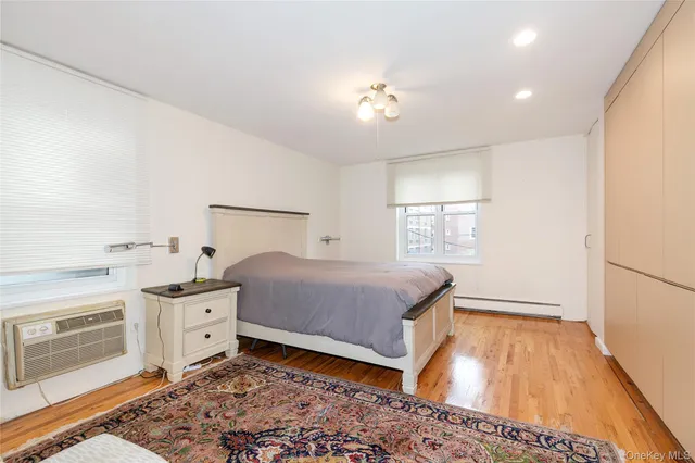 $688,000 | 25 Canterbury Road, Unit 2F, Great Neck, NY 11021