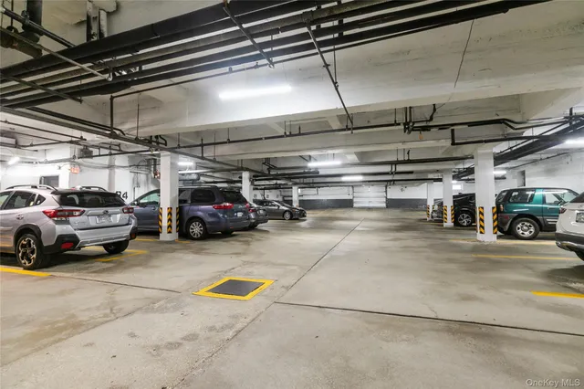 $688,000 | 25 Canterbury Road, Unit 2F, Great Neck, NY 11021