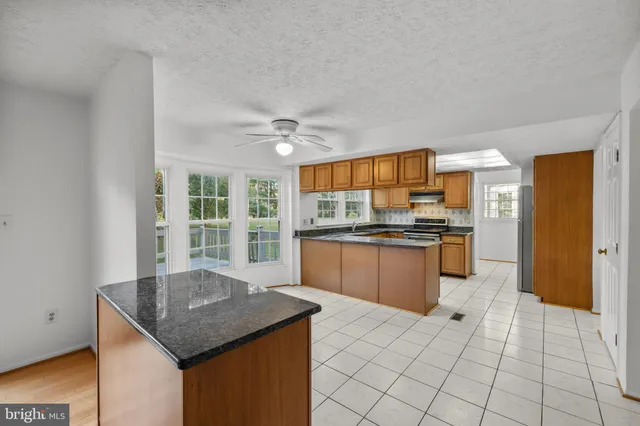 a view of hallway with washer and dryer