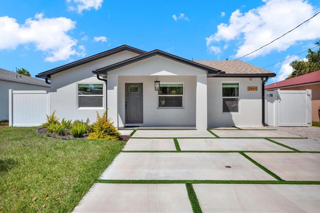 a front view of house with yard