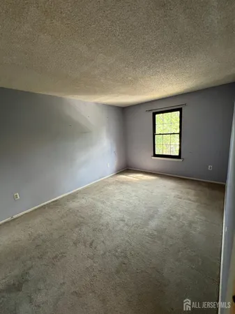 $320,000 | 285 Hampshire Court, Piscataway, NJ 08854