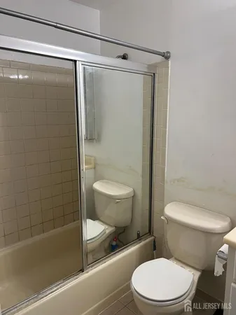 $320,000 | 285 Hampshire Court, Piscataway, NJ 08854