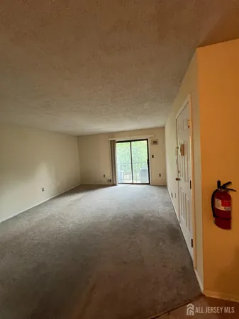 $320,000 | 285 Hampshire Court, Piscataway, NJ 08854