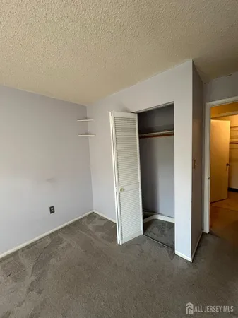 $320,000 | 285 Hampshire Court, Piscataway, NJ 08854