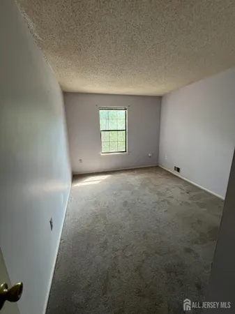 $320,000 | 285 Hampshire Court, Piscataway, NJ 08854