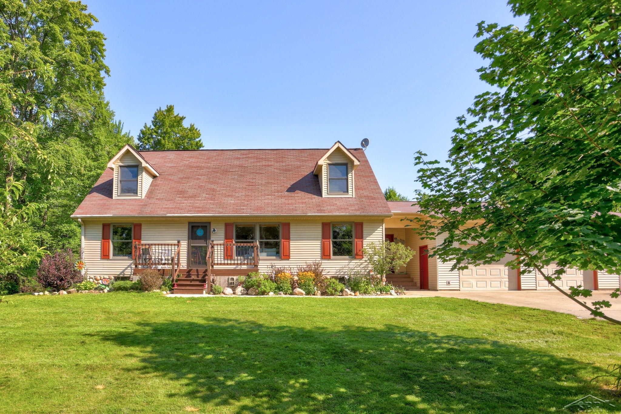 2199 East Laporte Road Hemlock, MI 48626 - Photo 1 of 50