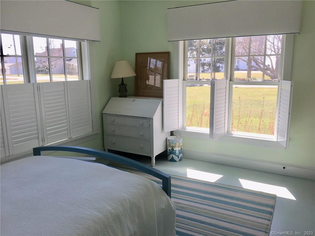 33 Ridgewood Avenue Madison, CT 06443 - Photo 20 of 37