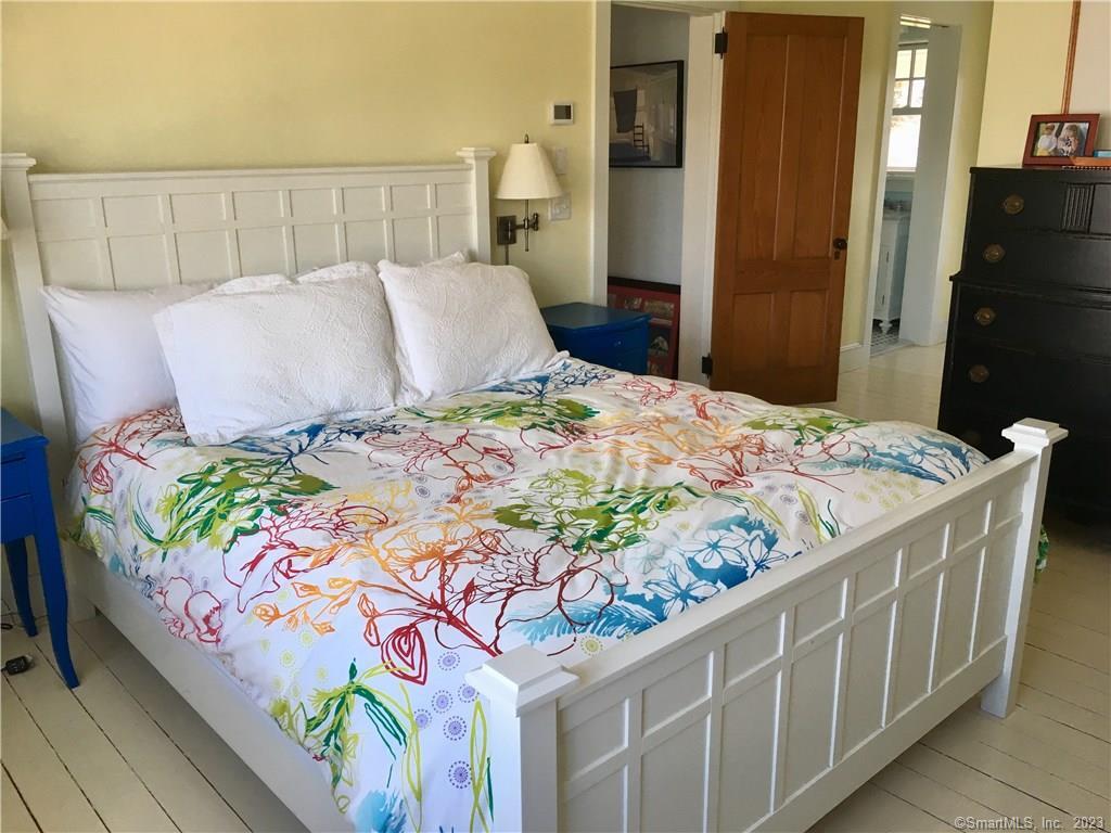 33 Ridgewood Avenue Madison, CT 06443 - Photo 22 of 37 Primary Suite