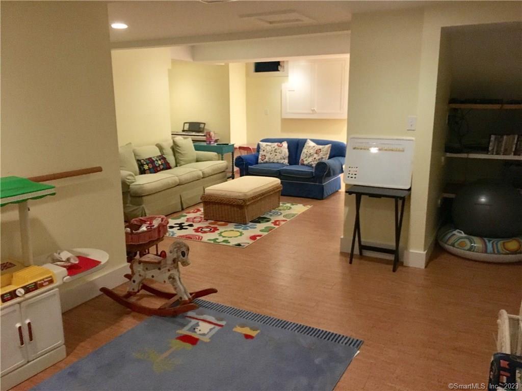 33 Ridgewood Avenue Madison, CT 06443 - Photo 36 of 37