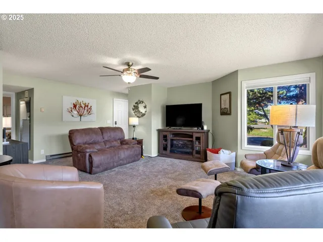 $439,000 | 1080 Bay Street, Unit 19, Florence, OR 97439