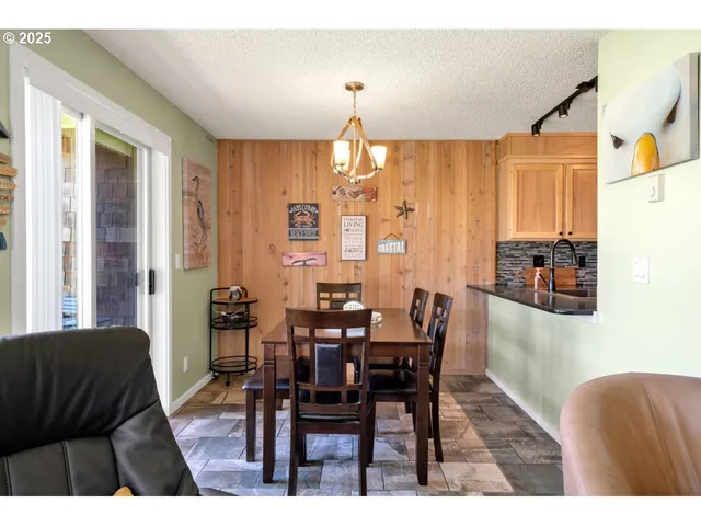 $439,000 | 1080 Bay Street, Unit 19, Florence, OR 97439