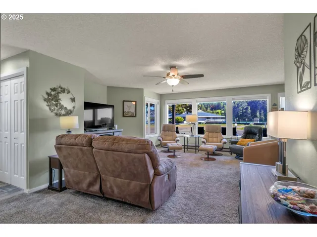 $439,000 | 1080 Bay Street, Unit 19, Florence, OR 97439