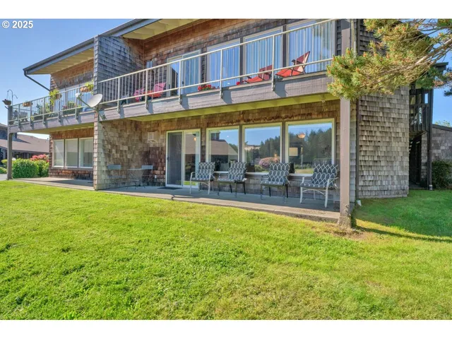 $439,000 | 1080 Bay Street, Unit 19, Florence, OR 97439