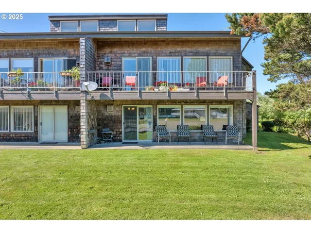 $439,000 | 1080 Bay Street, Unit 19, Florence, OR 97439