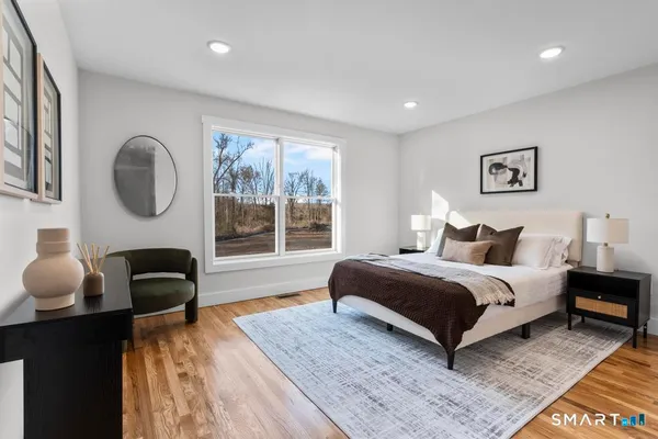 $549,900 | 22 A Merritt Avenue, Woodbridge, CT 06525