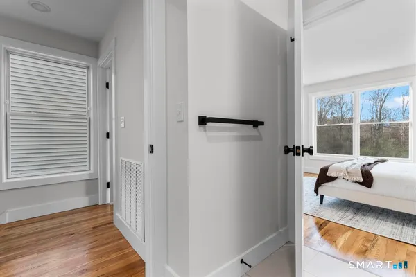 $549,900 | 22 A Merritt Avenue, Woodbridge, CT 06525