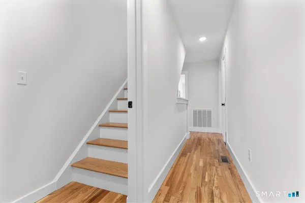 $549,900 | 22 A Merritt Avenue, Woodbridge, CT 06525