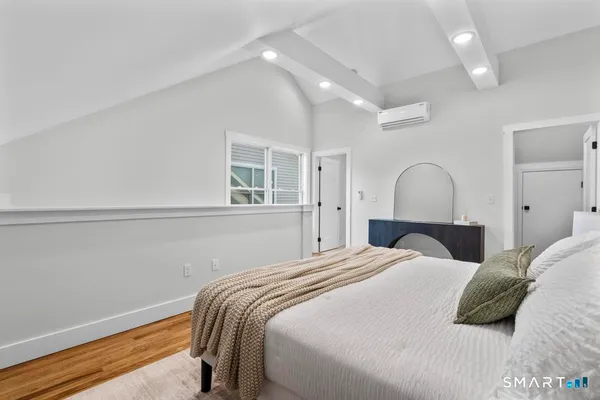 $549,900 | 22 A Merritt Avenue, Woodbridge, CT 06525