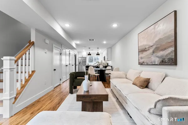 $549,900 | 22 A Merritt Avenue, Woodbridge, CT 06525