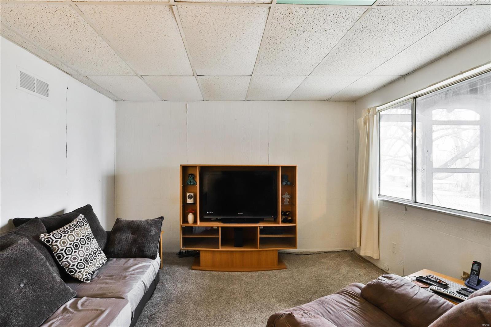 1747 Hawkins Road Fenton, MO 63026 - Photo 14 of 29 Gallery Image 14