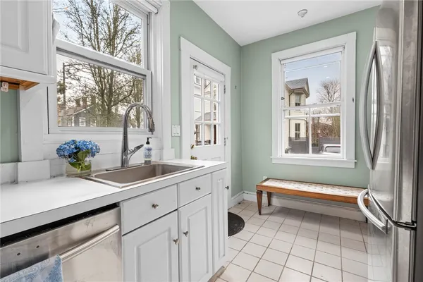 $479,000 | 32 School Street, Unit 2, Newport, RI 02840