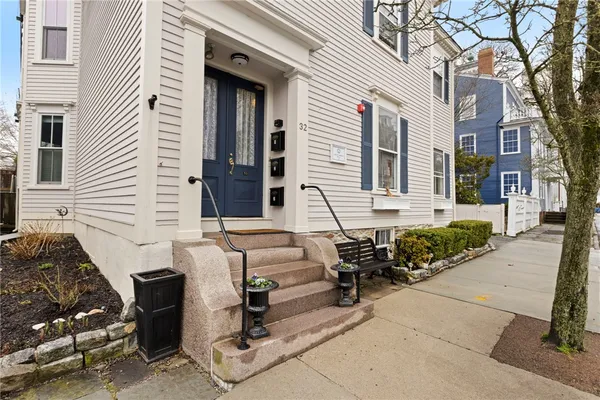 $479,000 | 32 School Street, Unit 2, Newport, RI 02840