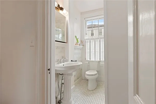 $479,000 | 32 School Street, Unit 2, Newport, RI 02840