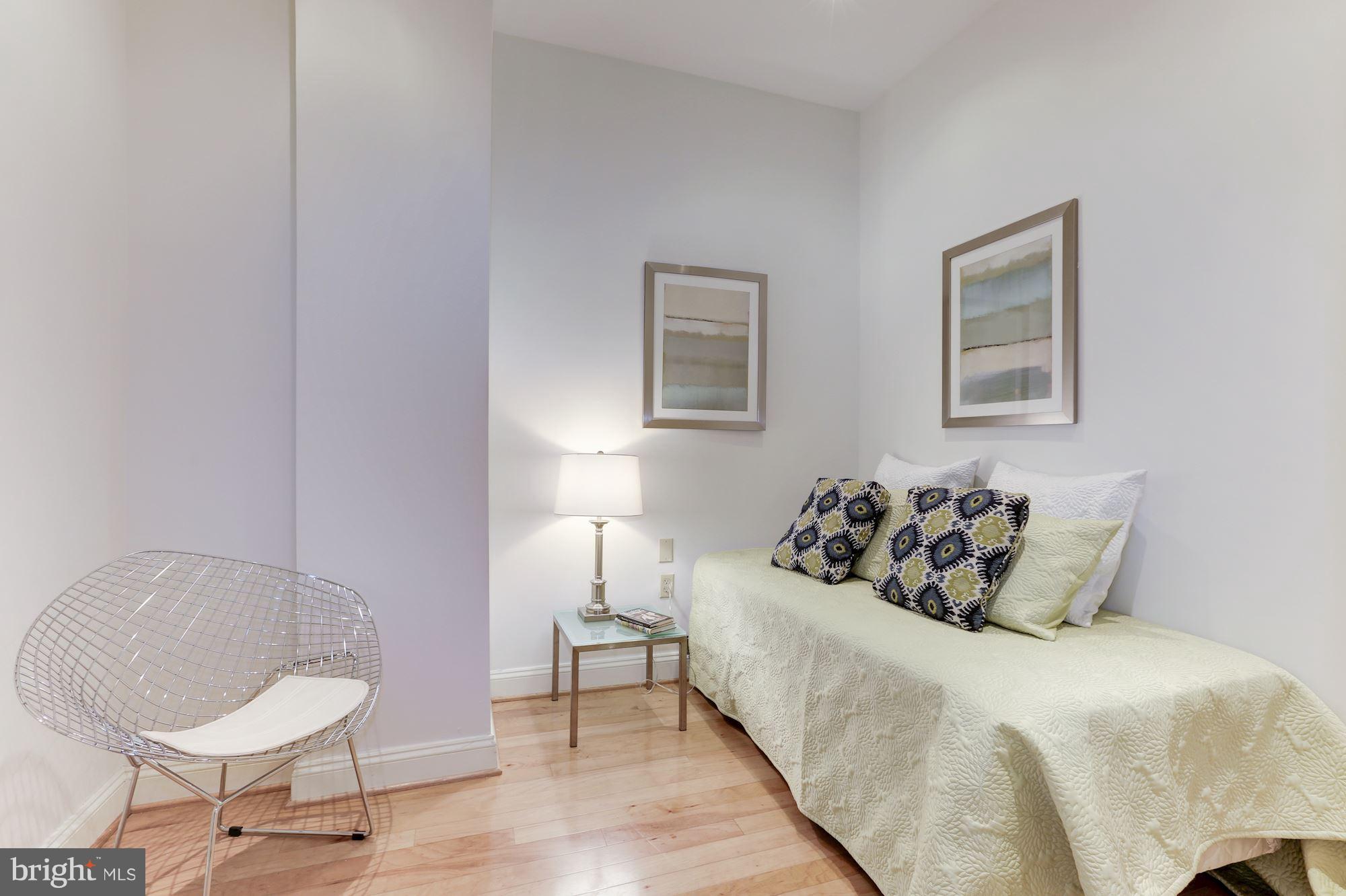 1210 R Street Northwest, Unit 215 Washington, DC 20009 - Photo 14 of 20 Den