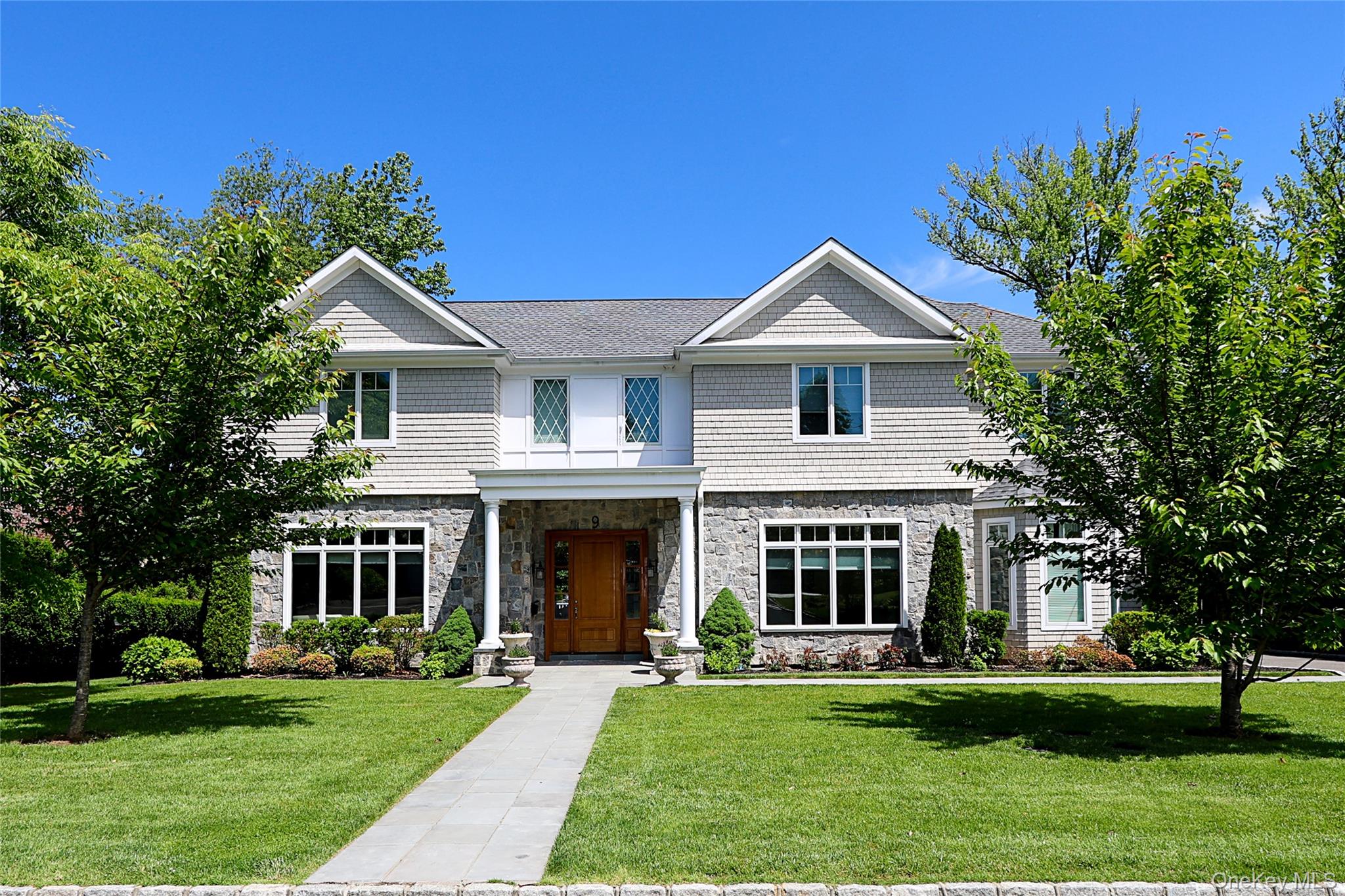 9 Tuddington Road Great Neck, NY 11023 - Photo 1 of 34