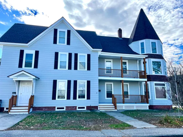 $379,999 | 26 Elm Street, Haverhill, NH 03785