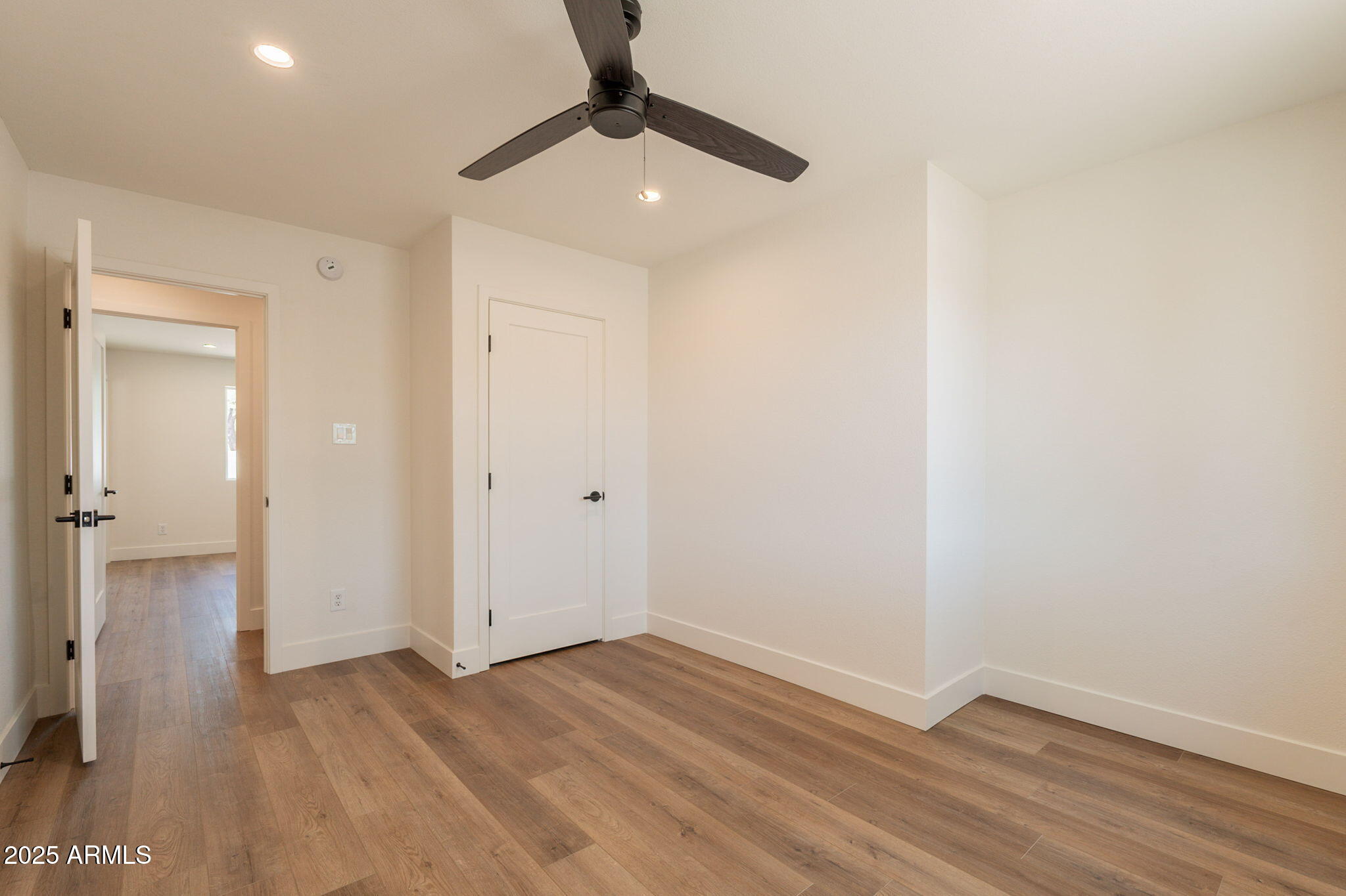 1530 East Alameda Drive Tempe, AZ 85282 - Photo 26 of 54 a view of an empty room