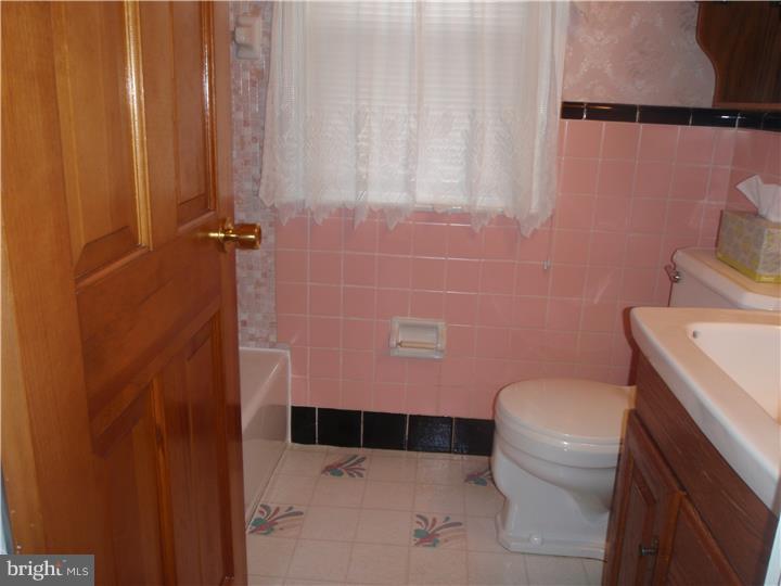 224 Worrell Drive Springfield, PA 19064 - Photo 15 of 25 Bathroom