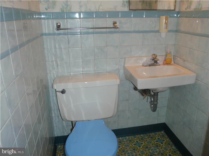 224 Worrell Drive Springfield, PA 19064 - Photo 20 of 25 Half Bath