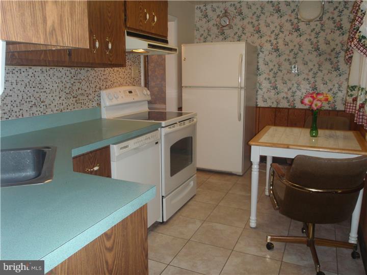 224 Worrell Drive Springfield, PA 19064 - Photo 8 of 25 Kitchen
