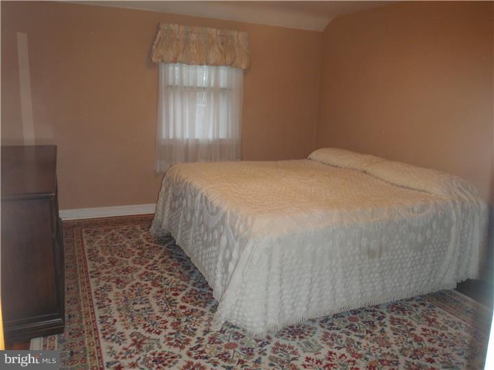 224 Worrell Drive Springfield, PA 19064 - Photo 9 of 25 Bedroom - Main