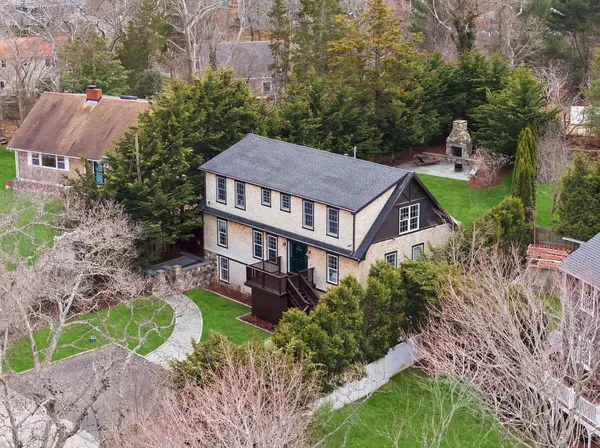 $2,925,000 | 21 Davis Street, Vineyard Haven, MA 02568