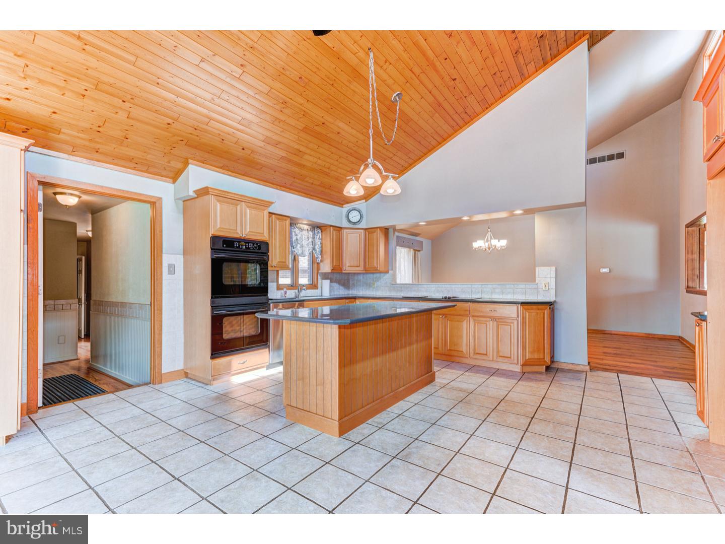127 King Road Chalfont, PA 18914 - Photo 8 of 23 Gallery Image 8