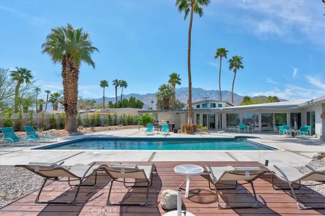 $999,000 | 2922 North Farrell Drive, Palm Springs, CA 92262