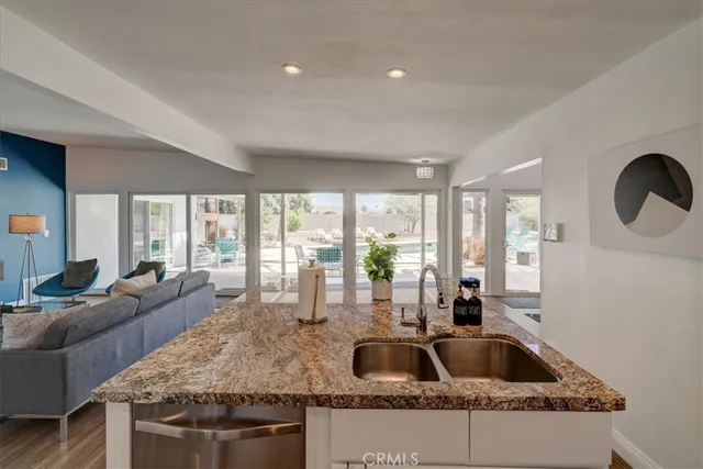 $999,000 | 2922 North Farrell Drive, Palm Springs, CA 92262