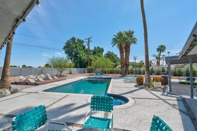 $999,000 | 2922 North Farrell Drive, Palm Springs, CA 92262