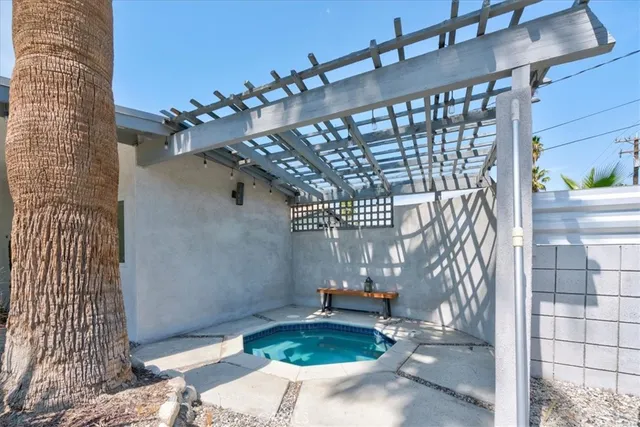 $999,000 | 2922 North Farrell Drive, Palm Springs, CA 92262