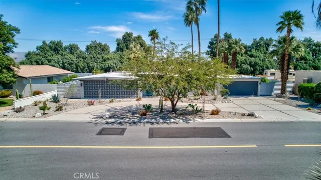 $999,000 | 2922 North Farrell Drive, Palm Springs, CA 92262