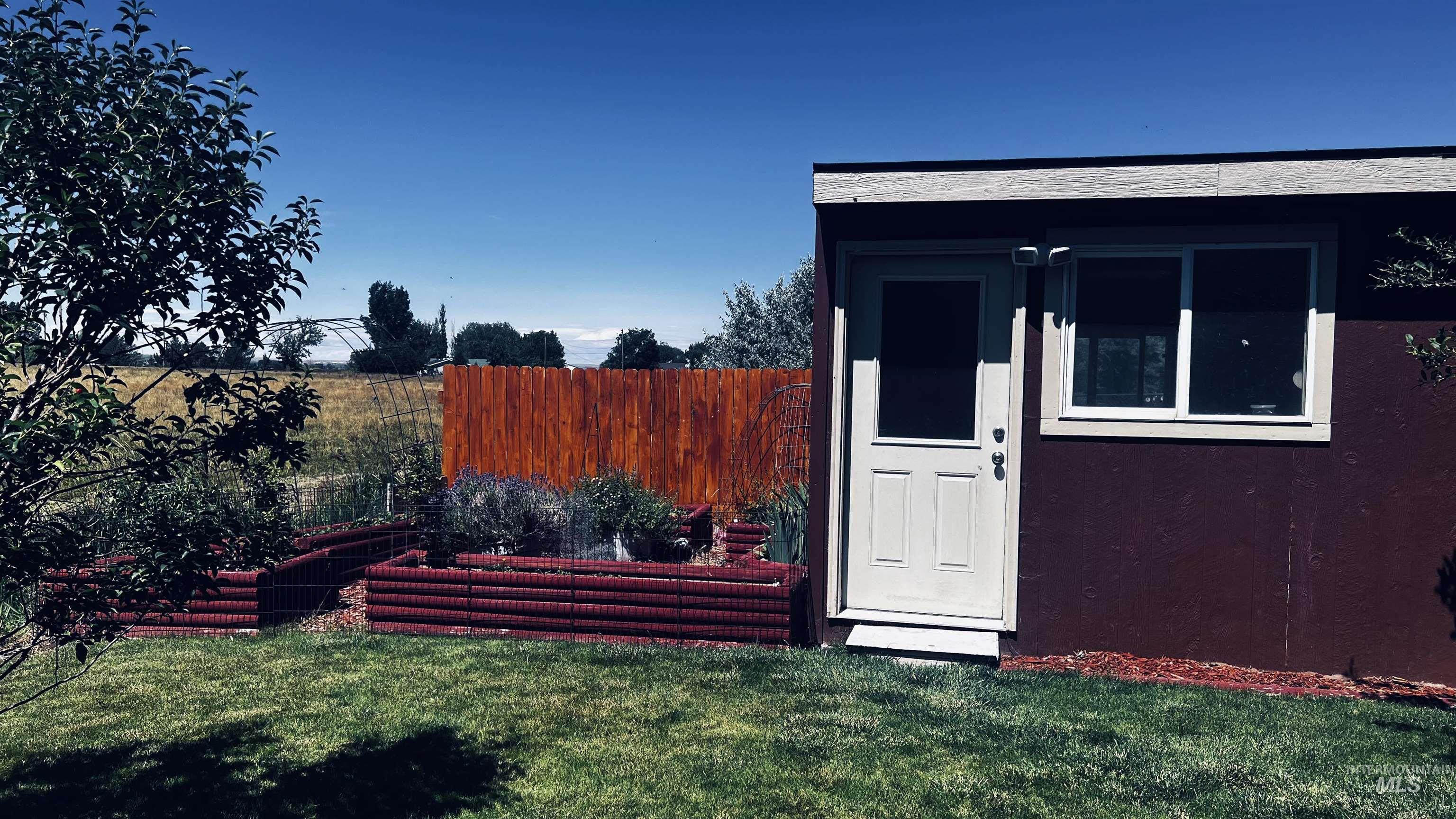 910 Moonglo Road, Unit 24 Buhl, ID 83316 - Photo 7 of 32