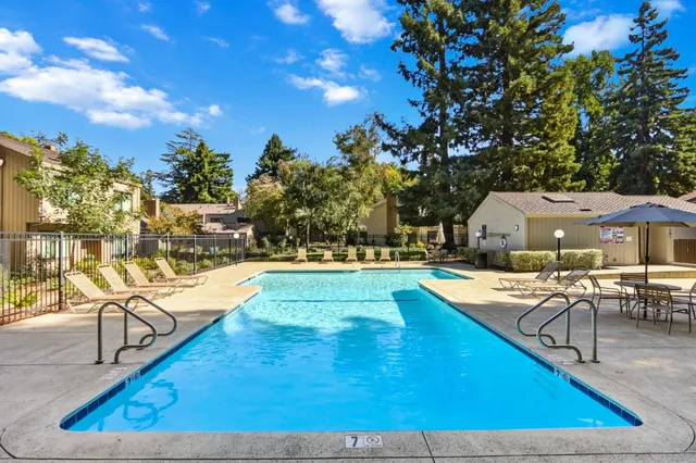 $479,900 | 1055 Vanderbilt Way, Sacramento, CA 95825