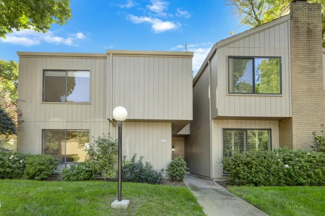 $479,900 | 1055 Vanderbilt Way, Sacramento, CA 95825