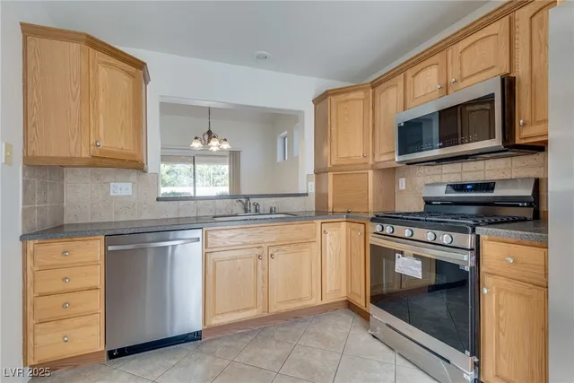 $1,850 | 10408 Leafgold Drive, Las Vegas, NV 89134