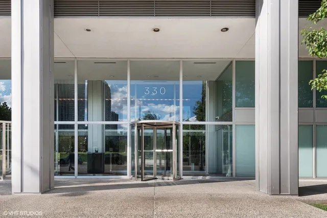 a view of a entrance door of the house
