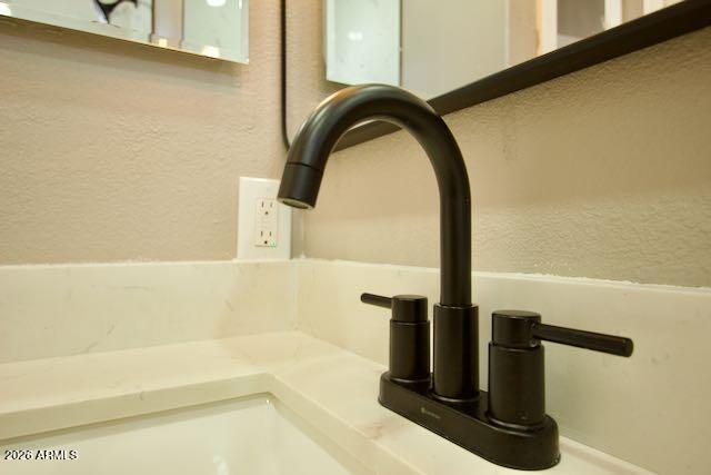 1470 South Bowman Road Apache Junction, AZ 85119 - Photo 32 of 57 a bathroom with a bathtub