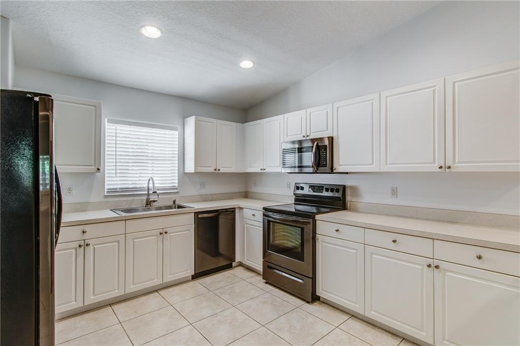 137 Maggie Way Sebastian, FL 32958 - Photo 4 of 30