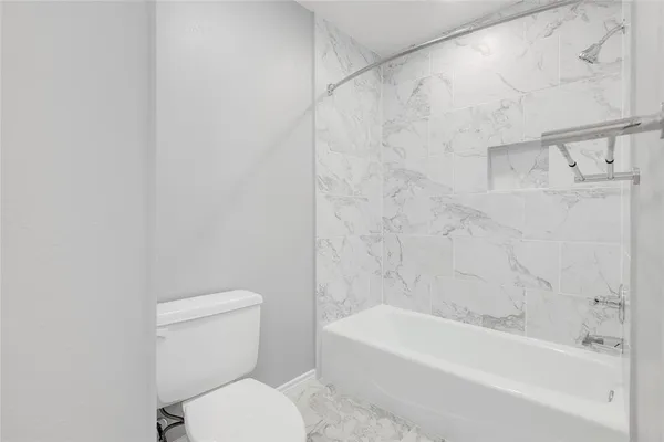 $2,100 | 3635 Garden Brook Drive, Unit 137, Farmers Branch, TX 75234